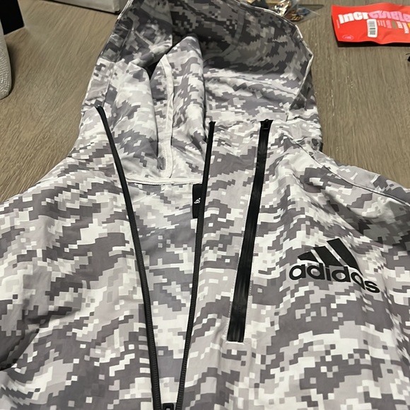 Mens Adidas size small wind breaker light jacket - Picture 3 of 9